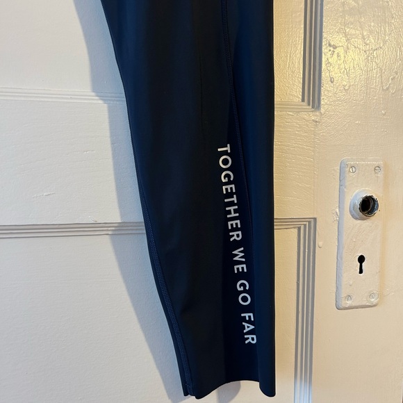 Lululemon x Peloton navy leggings - Picture 2 of 7